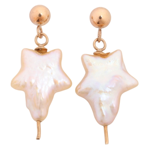1136 - A pair of 9ct gold star cultured pearl drop stud earrings, 25.3mm, 1.7g