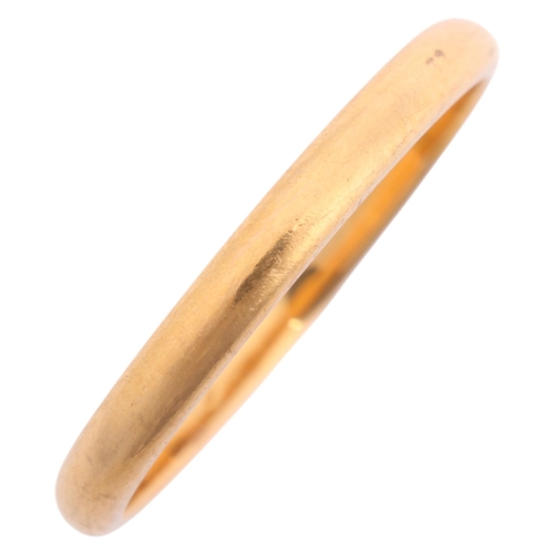 1231 - A 22ct gold wedding band ring, maker SH, Birmingham 1900, setting height 2.2mm, size M, 2.1g