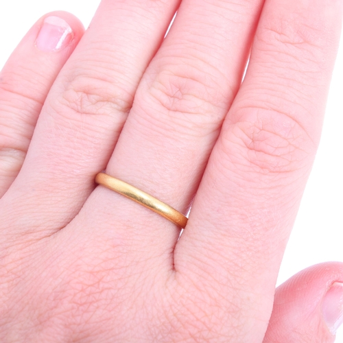 1232 - A 22ct gold wedding band ring, maker ES&Co, Birmingham 1950, setting height 2.3mm, size O, 2.8g