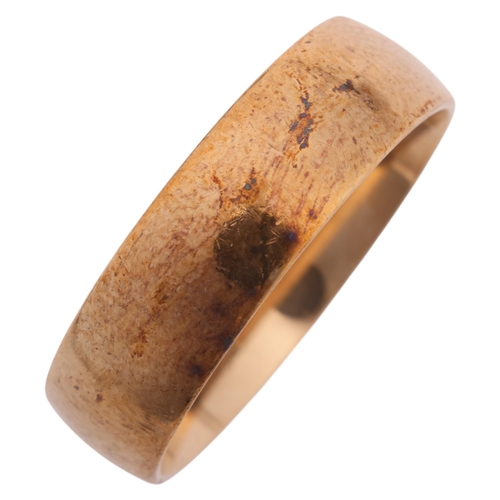 1236 - A 9ct gold wedding band ring, setting height 6mm, size Q, 4.7g