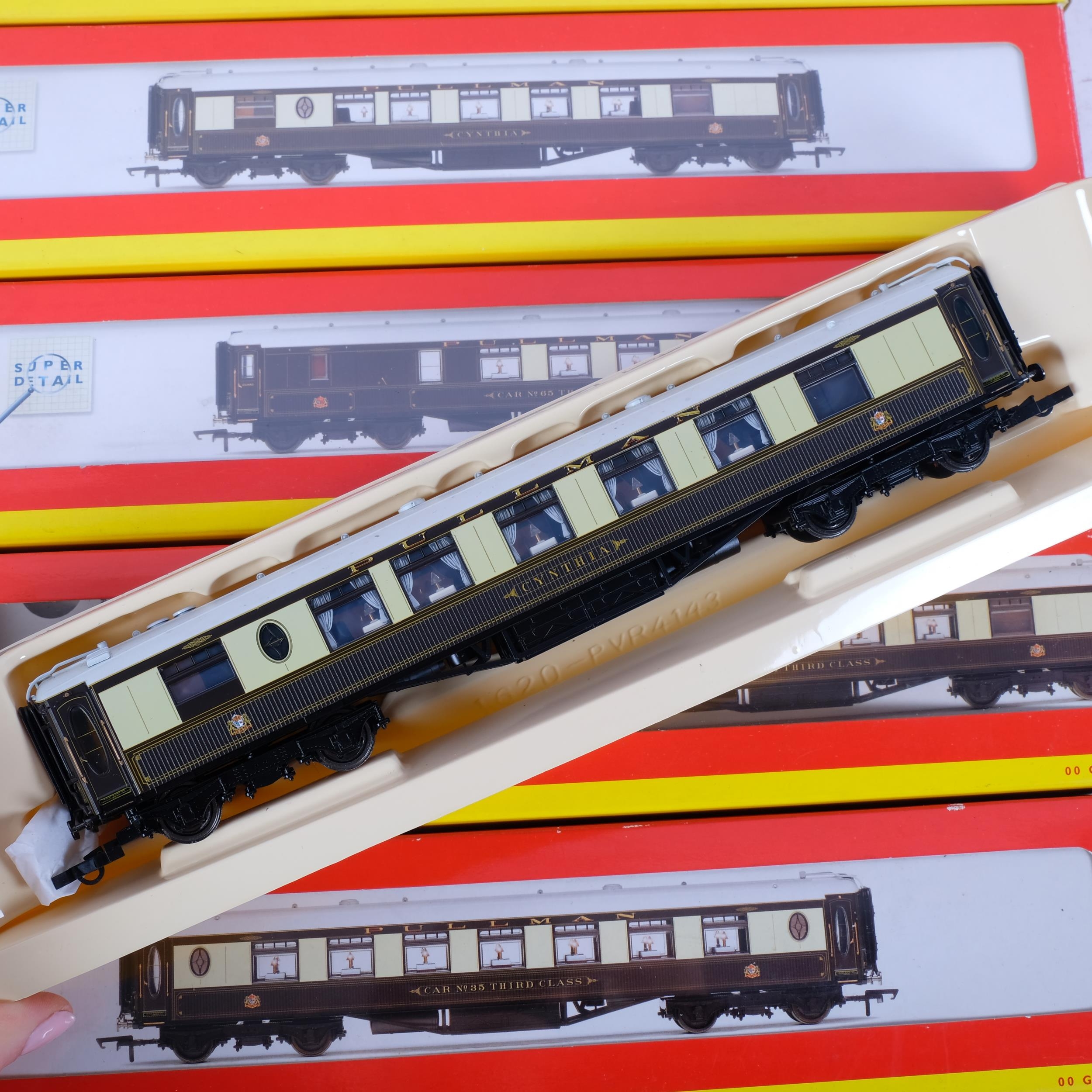 Hornby OO scale model railways, a collection of carriages including ...