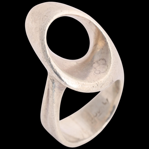 1364 - A Danish? modernist sterling silver geometric abstract ring, indistinct maker, plain cylindrical for... 