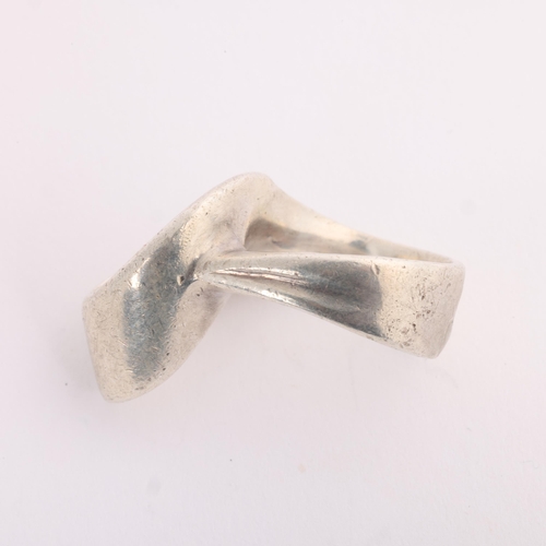 1364 - A Danish? modernist sterling silver geometric abstract ring, indistinct maker, plain cylindrical for... 