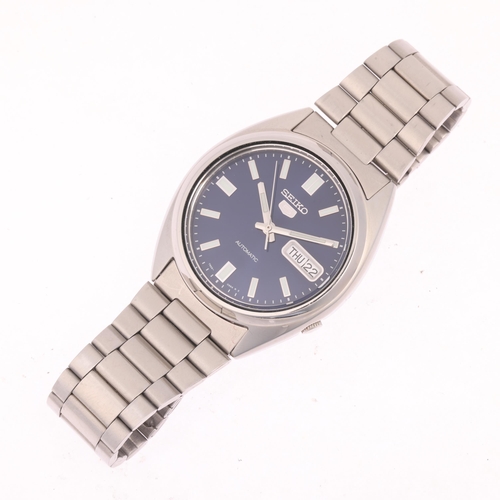 1020 - SEIKO 5 - a stainless steel automatic calendar bracelet watch, ref. 7S26-0480, blue dial with lumino... 