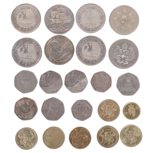 273 - A collection of British coinage, including five pound, two pound, one pound coins, and fifty pences,... 