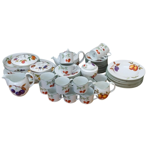 156 - A large quantity of Royal Worcester Evesham Vale pattern tea and dinnerware, including 2 oval 8cm pl... 