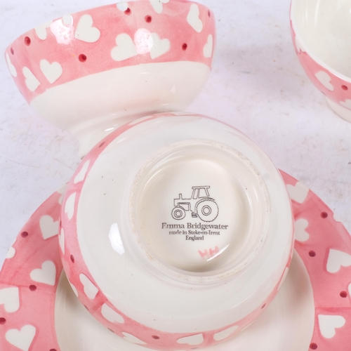 169 - A set of 4 Emma Bridgewater Heart pattern cereal bowls, and 1 plate