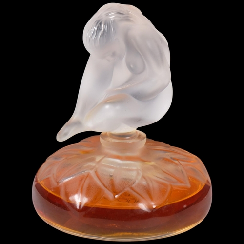 497 - LALIQUE PARFUMS - A moulded glass 