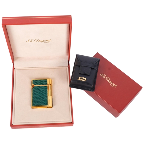 498 - S T DUPONT PARIS - Gatsby design, with green lizard and gilded decoration, serial no. 17CCL99, doubl... 