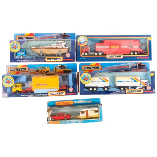 934 - 4 Matchbox toy lorries, to include a Formula 1 Racing Team (A136), a Shell Mercedes Benz Garage Tran... 