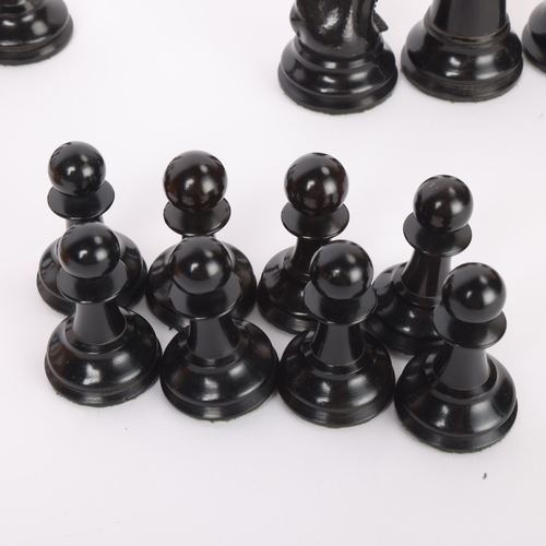 255 - A good quality 19th century Jacques Staunton chess set, weighted boxwood and ebony, in original maho... 