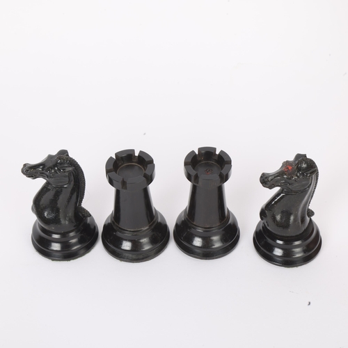255 - A good quality 19th century Jacques Staunton chess set, weighted boxwood and ebony, in original maho... 