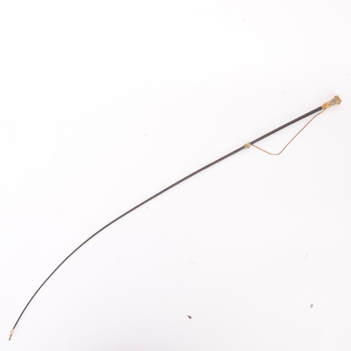 265 - A fine Victorian unmarked gold agate and turquoise handled lady's riding whip, with gold box link ch... 