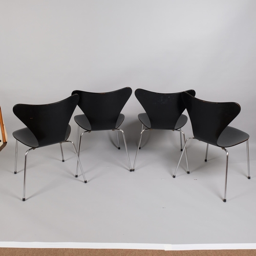 14 - ARNE JACOBSEN (1902–1971), Danish for Fritz Hansen, a set of four 'Series 7' chairs, designed 1955, ... 