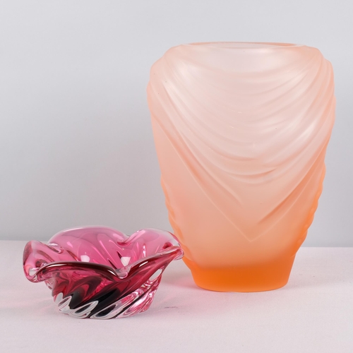 34 - A large frosted peach glass vase with bow back and front together with a Bohemia cranberry glass dis... 