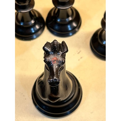 255 - A good quality 19th century Jacques Staunton chess set, weighted boxwood and ebony, in original maho... 