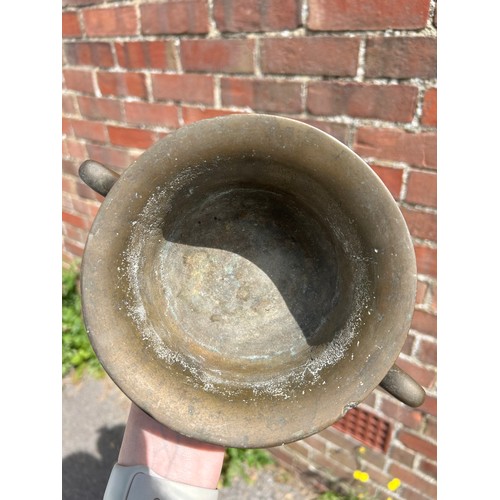 295 - A Chinese bronze 2-handled incense bowl, cast seal mark under base, rim diameter 15.5cm