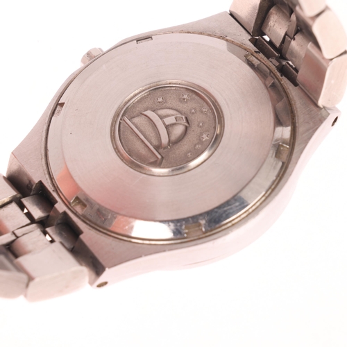 1029 - OMEGA - a Vintage stainless steel Constellation Electronic f300Hz chronometer quartz calendar bracel... 