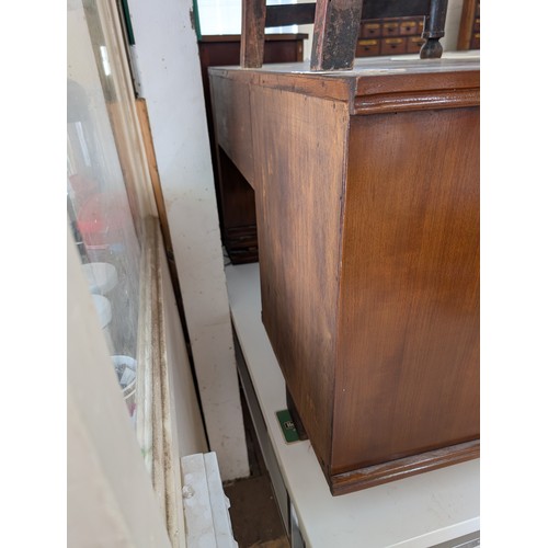 2010 - An American mid-century Art Deco desk with unusual curved pedestal end and foot. W110.5cm, H63cm, D4... 