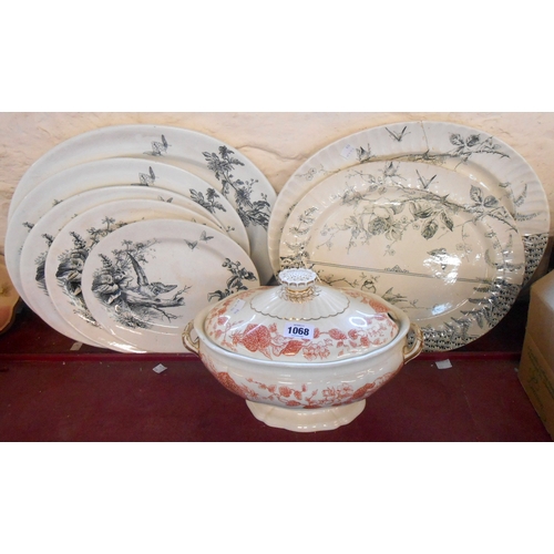 1068 - A quantity of ceramics including a set of five late 19th Century graduated meat platters decorated i... 