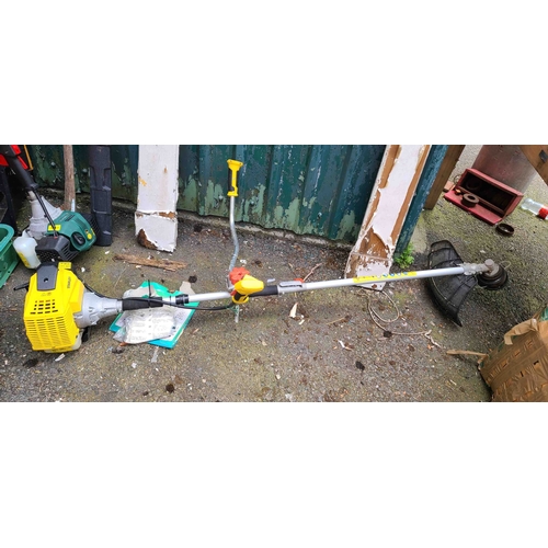 29 - A Stanley 'SP5-1400' petrol brush cutter