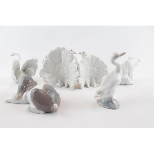 103 - Collection of LLadro figures inc. Swan with Outstretched wings, Doves, Polar Bear seated etc (5)