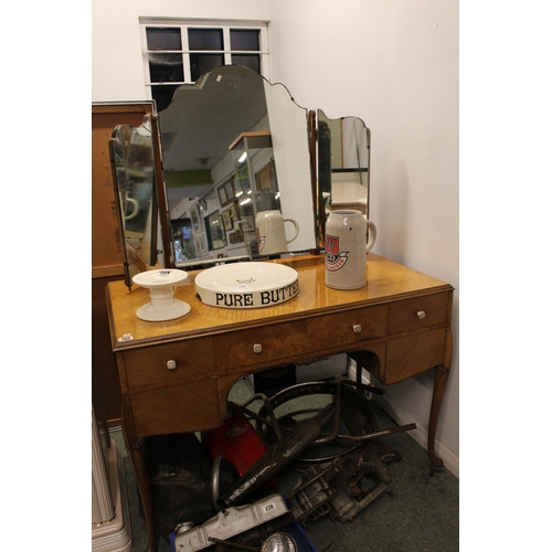 368 - Walnut 1950s Dressing table with Triptych mirror, Bakelite handles terminating on long french cabrio... 