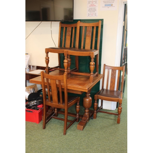 78 - Oak 1940s Dining table and chairs (extendable)