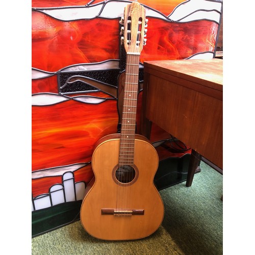 174d - Classical acoustic guitar by Giannini