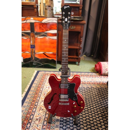 66 - Gibson (Replica) Style Electric Guitar in sleeve