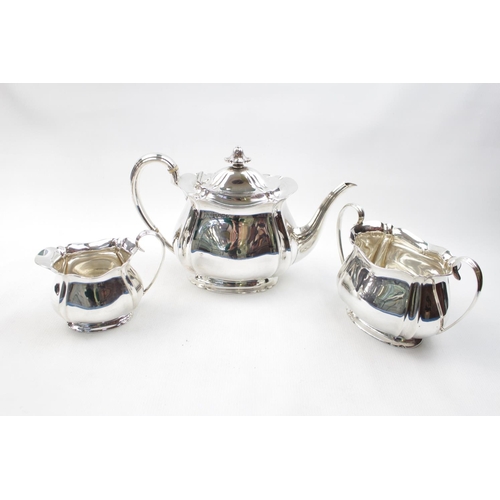 154 - George V 3 Piece Silver Tea Service of lobed form by Atkin Brothers, Sheffield 1917, 1062g total wei... 