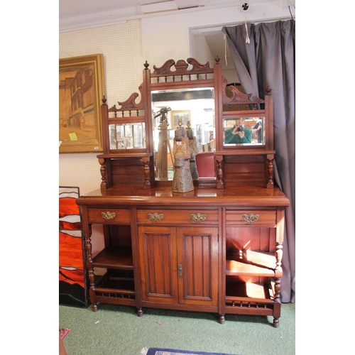 298 - Late Victorian Mirror backed sideboard with drawer and cupboard base