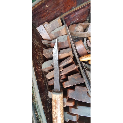 334 - Very Good Collection of Carpenters Tools inc. Coffin Planes, Standar Planes and related tolls with n... 