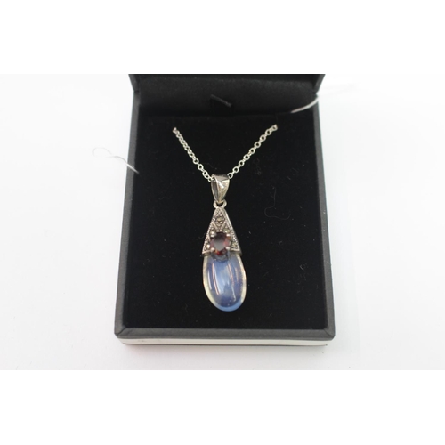 305 - Silver Moonstone set pendant on necklace