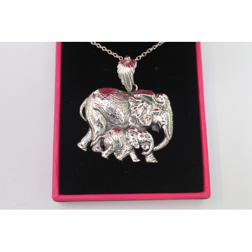 306 - Silver Elephant pendant necklace