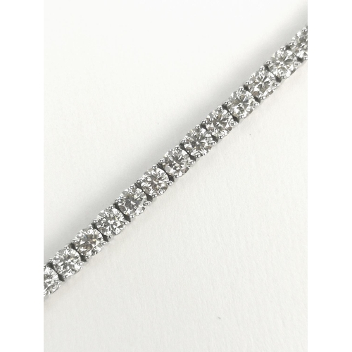 222 - Natural Diamond Tennis Bracelet, Brilliant Cut 7.46Crt, VS-SI Clarity, I-J Colour in 18ct White Gold... 