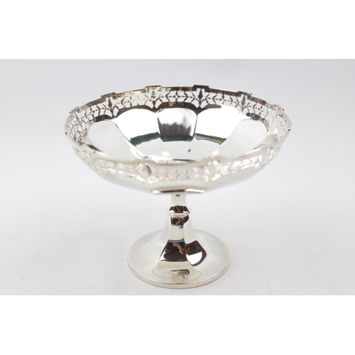 109 - Silver Trellis pierced tazza on stepped base E S Barnsley & Co Ltd, Birmingham 1919, 200g total weig... 