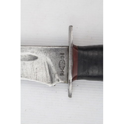 353 - PAL RH36 Remington Hunting Knife