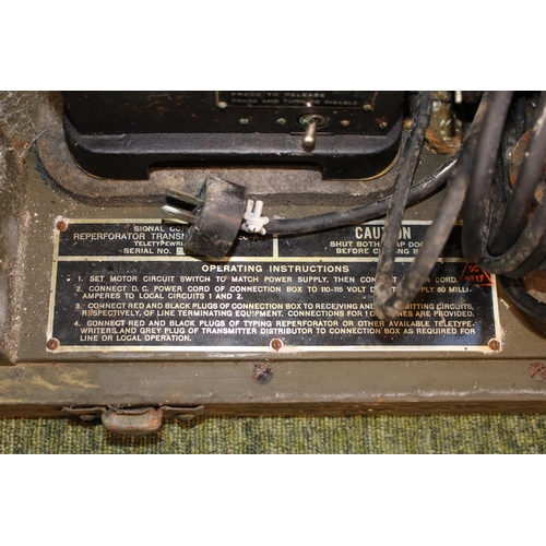 451 - US Signal corps Perforator - Transmitter TT-56/MGC modified by the Hallicrafters co of Chicago Illin... 