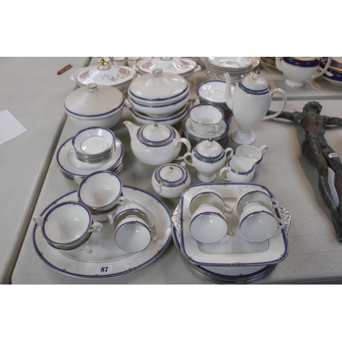 87 - Extensive Wedgwood Bone China Kingsbridge pattern dinner service comprising of tureens, Tea and coff... 