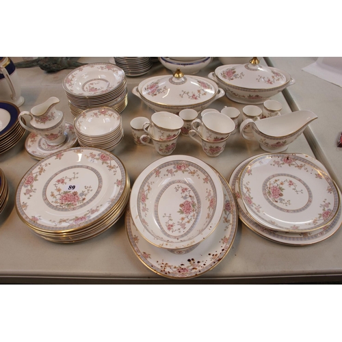 89 - Royal Doulton Canton H5052 Dinner service comprising of tureens, Tea and coffee pot, dinner plates, ... 