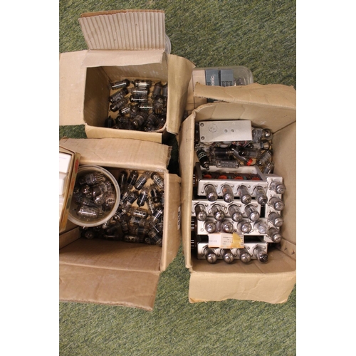 550 - Collection of assorted Valves inc. Mullard, Eye etc