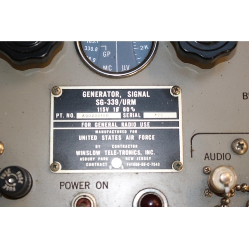 449 - Large US Air Force Signal Generator SG 339/URM