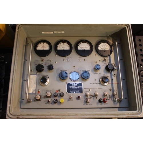 449 - Large US Air Force Signal Generator SG 339/URM