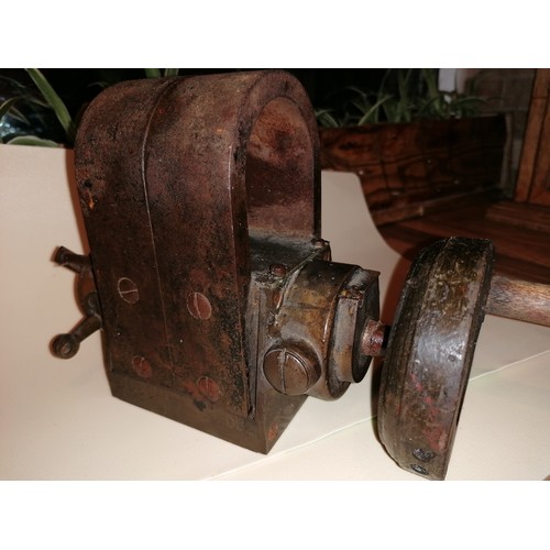 93 - BOSCH DU2 2 CYLINDER MAGNETO Antique Motorcycle Gas Engine.
model no 1225228
Photos added to confirm... 