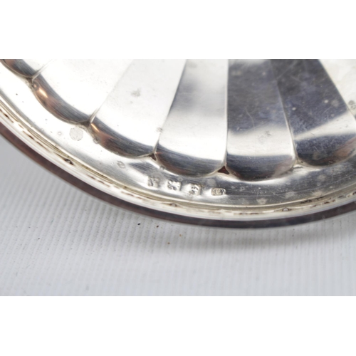 147 - A Silver Art Deco two-handled sweet dish on spreading foot 13cm wide, Birmingham 1925. 80g total wei... 