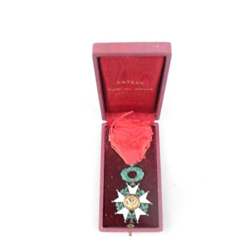 314 - Original Legion d'honour silk ribbon boxed