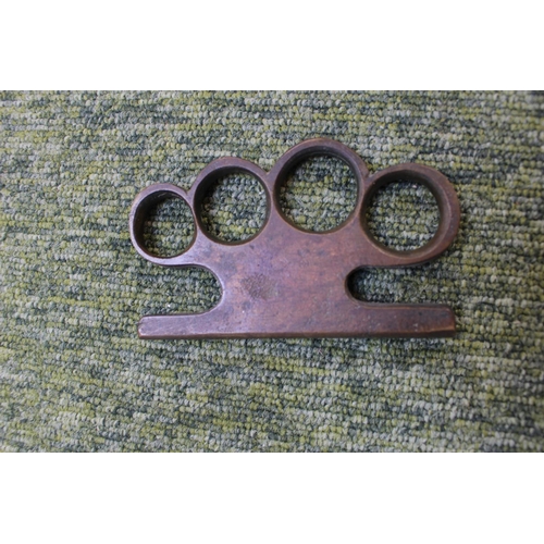 154 - WW2 Brass Commando Knuckledusters (collectors only) NOW WITHDRAWN