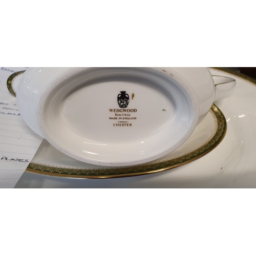 288a - Extensive Wedgwood Chester Pattern Dinner service