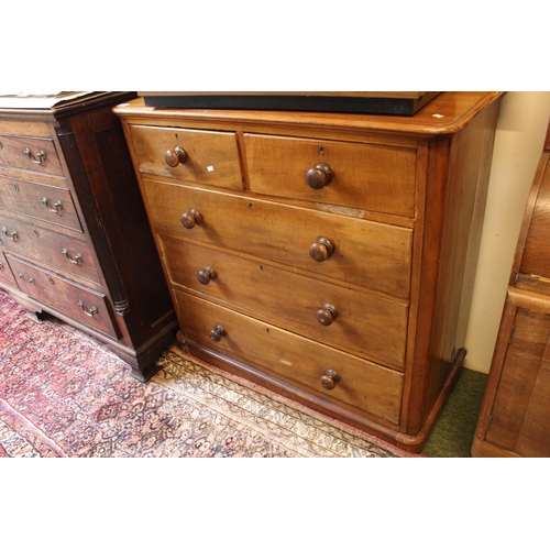 445 - Victorian Chest of chest of 2 over 3 drawers with turned handles